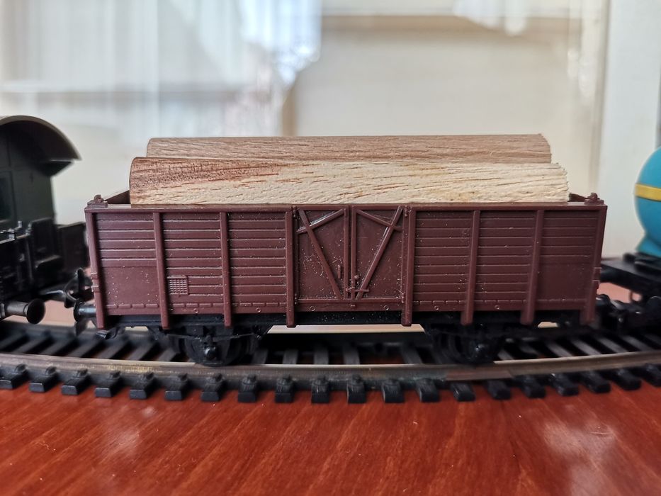 Запазено и действащо колекционерско електрическо влакче Piko 5