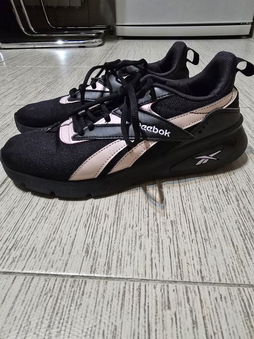 Adidasi/pantofi sport dama Reebok 38.5