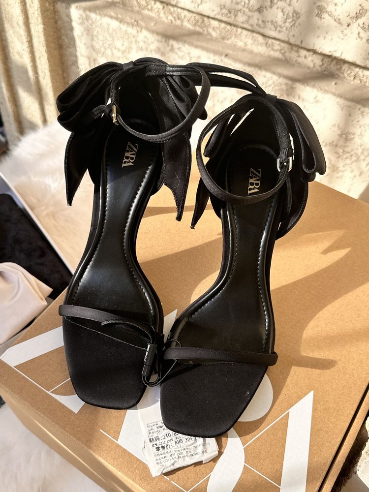 Шикарные босоножки ZARA