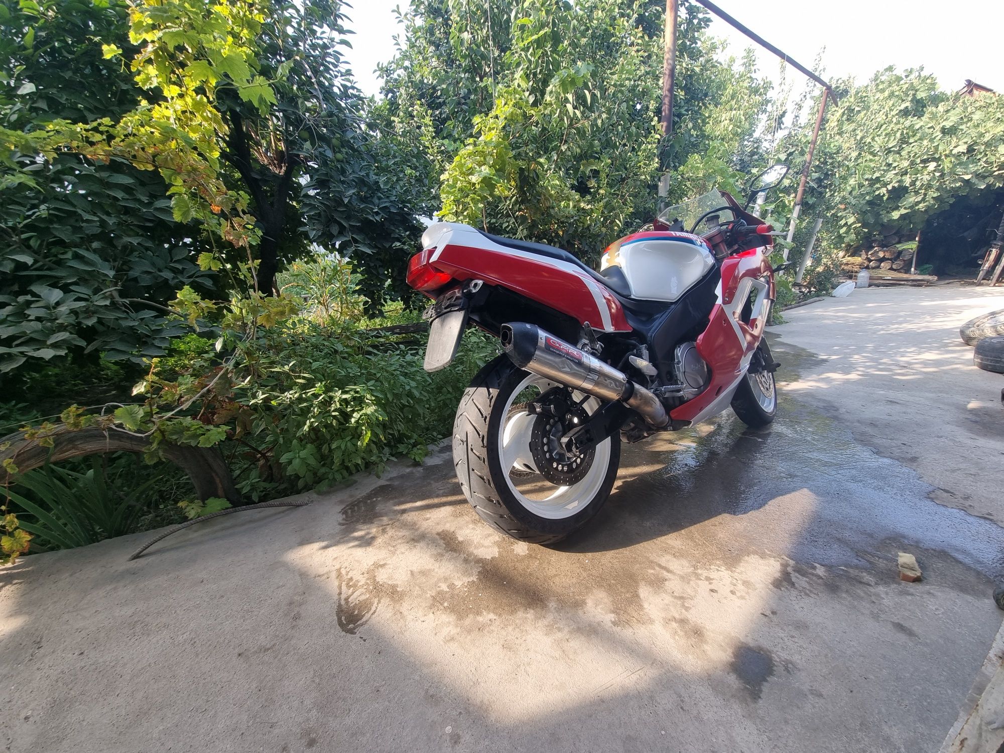 Yamaha 1000 kub sotiladi