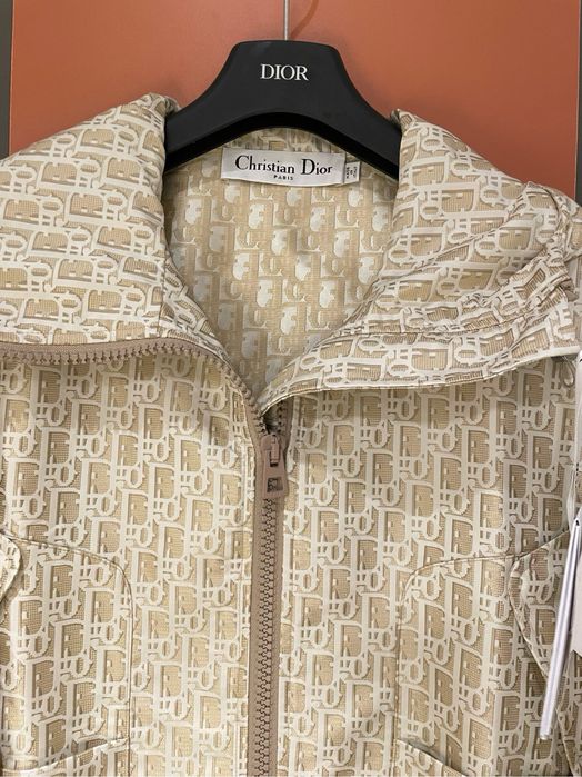 CD женско яке 2025 колекция