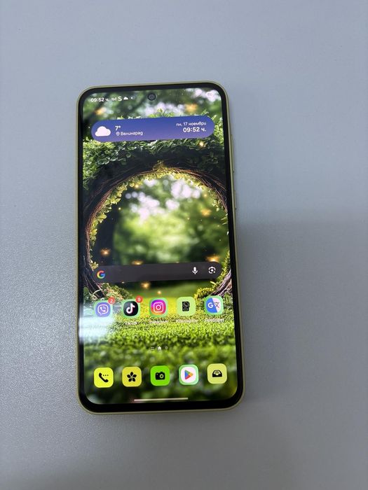 Телефон А35 5G 128 GB като нов,купуван  е 2025 г.