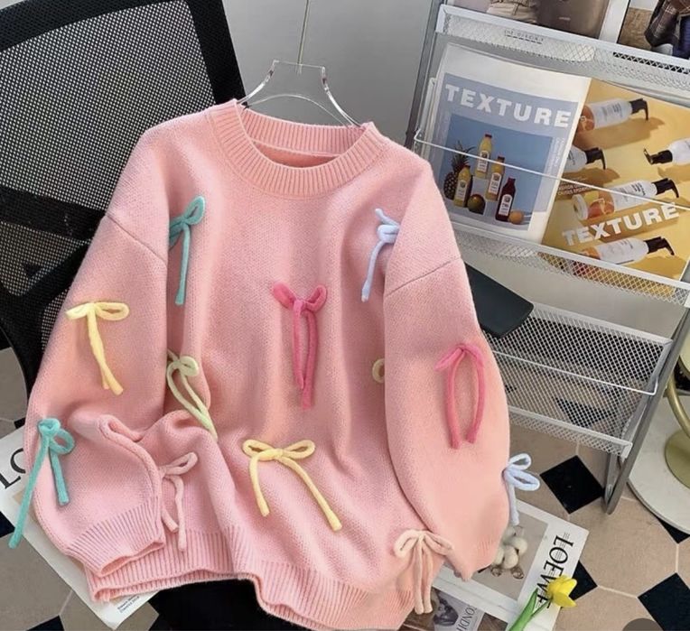 "Ваш must-have этой зимы - стильный розовый свитер!"