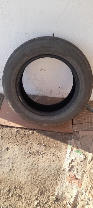 Vând anvelope Dacia Logan