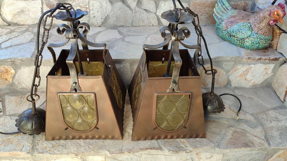 Старинни полилеи тип фенер с елементи на ковано желязо, метални капаци