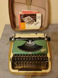 Mașina de scris Groma Kolibri cu toc original + manual de utilizare