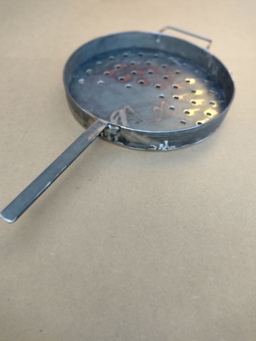 "Grătar" ultra-rapid. Set mini-soba rachetă plus tigaia smoker.