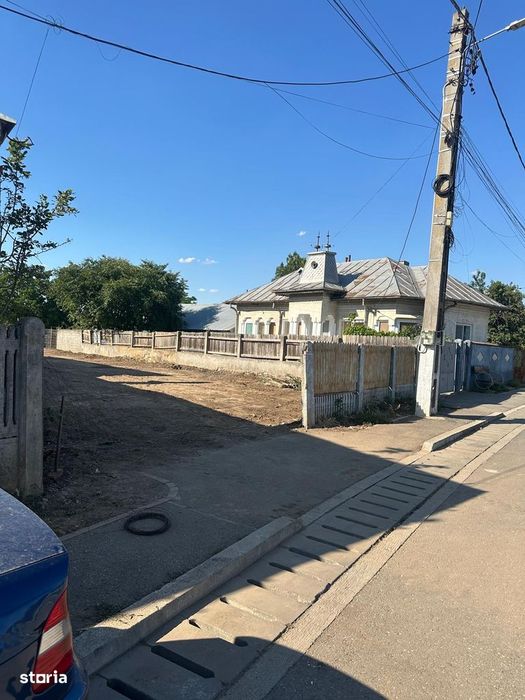 Teren de vanzare Carcea