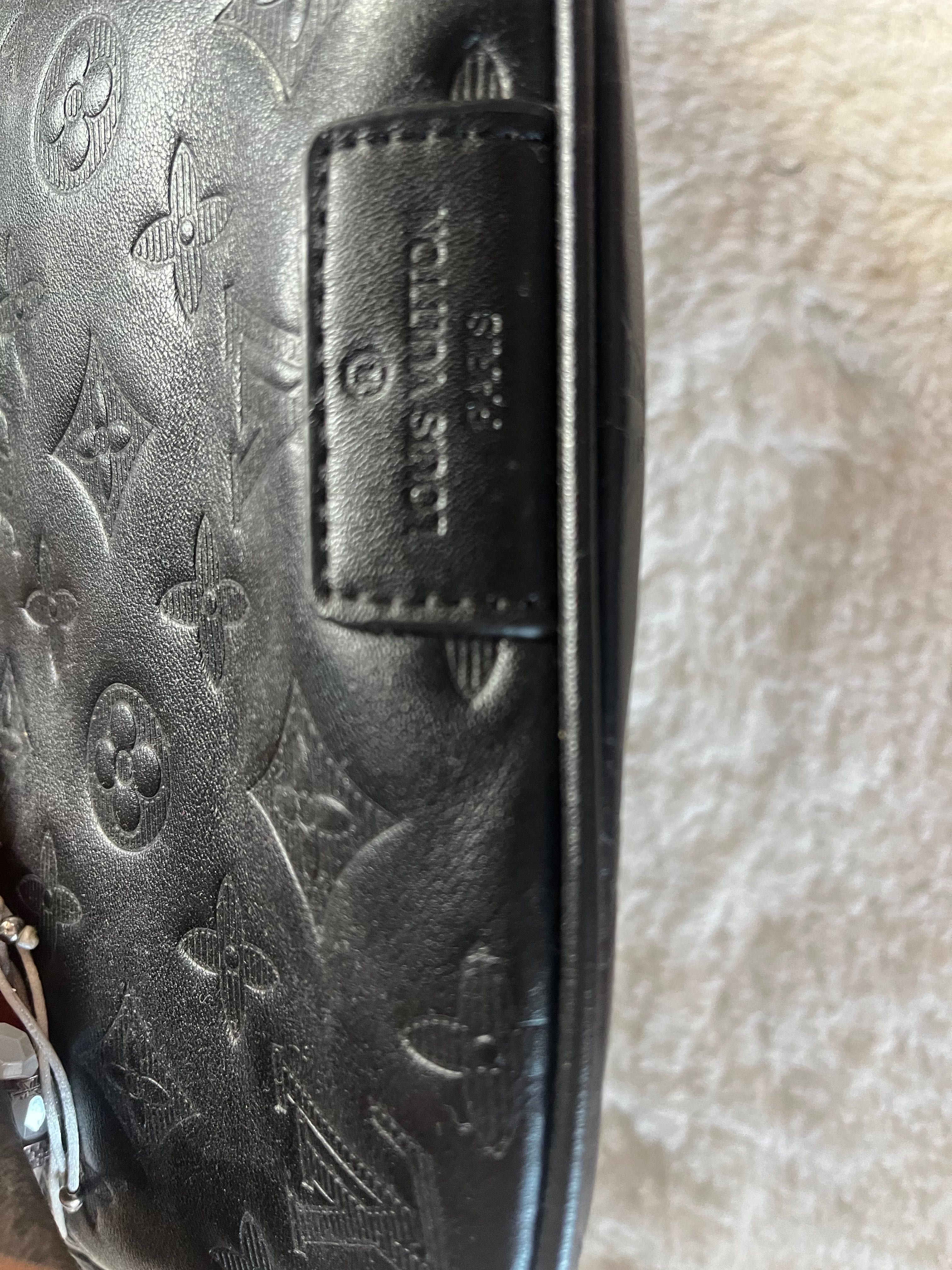 Чантичка Vuitton