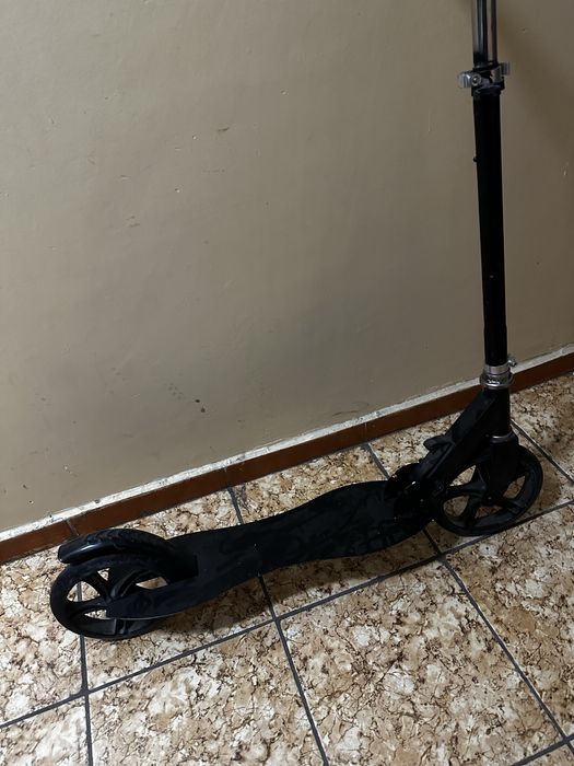 Продам самокат и скейт дешево ( а так же есть целая коробка лего )