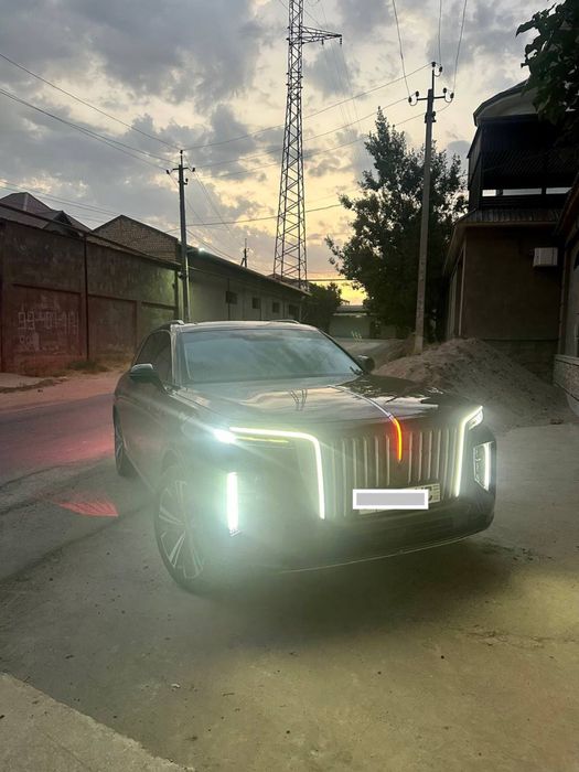 HongQi elektromobil 2022 yil 93000 yurgan