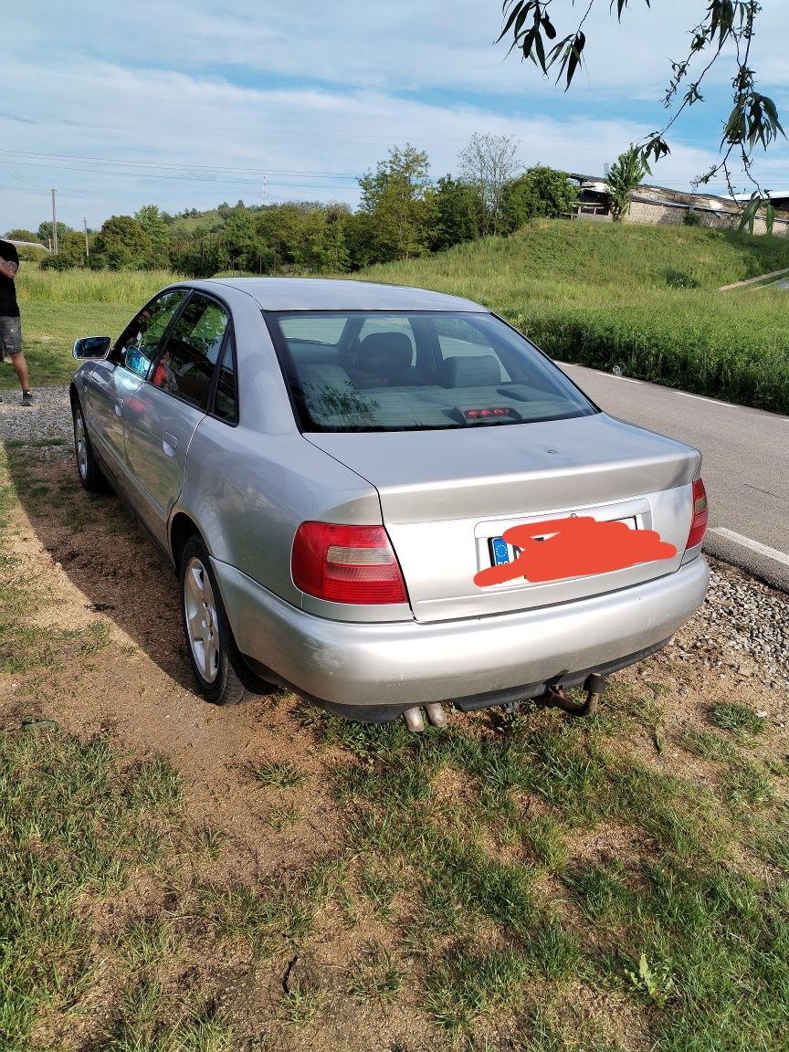 Vând Audi a 4 b5