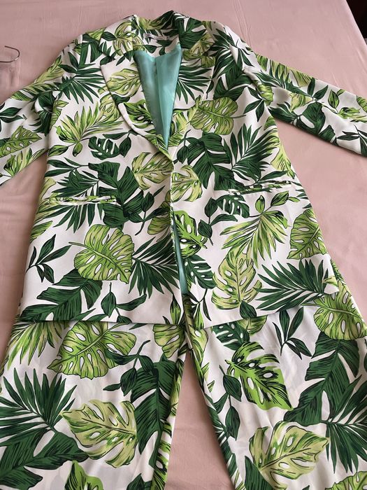 Брючный костюм  одевала  2 раза