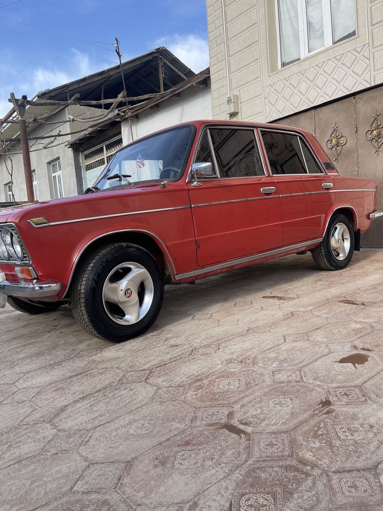 Vaz 2103 sotiladi