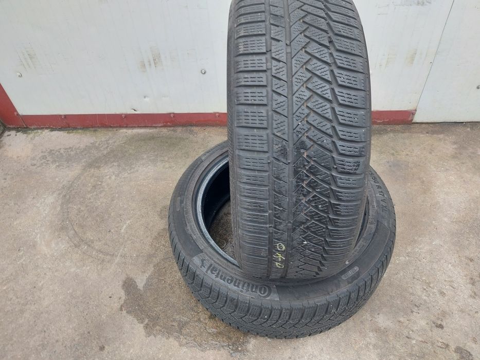 150 lei bucata! Doua anvelope M+S/IARNA 215 50 17 Continental