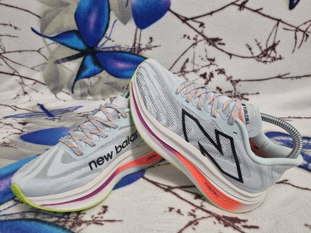 New Balance nr 37 int 23,5 cm preț 350 lei