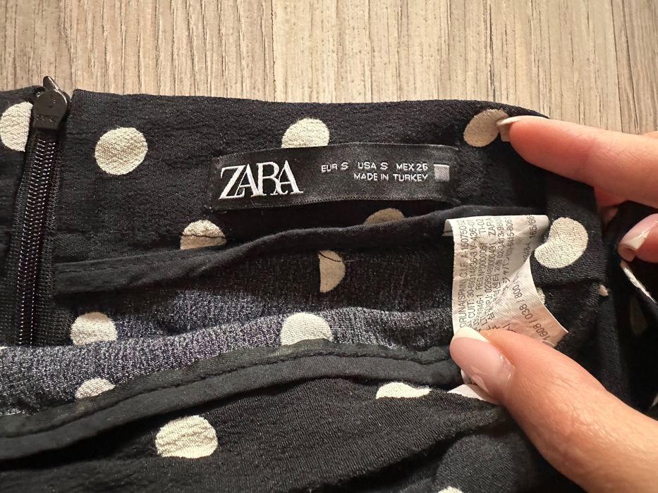 ZARA пола панталонки