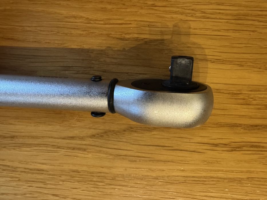 Динамометричен ключ 1/2" 40-220 Nm