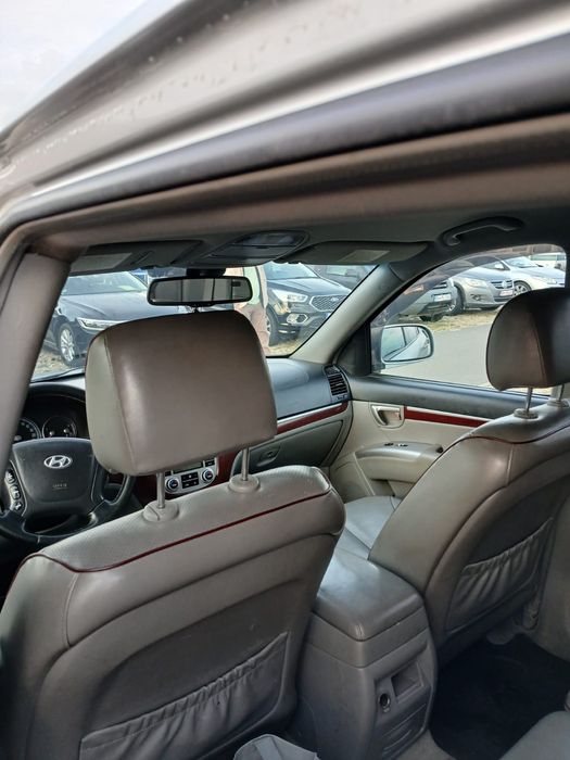 Vând Hyundai Santa Fe