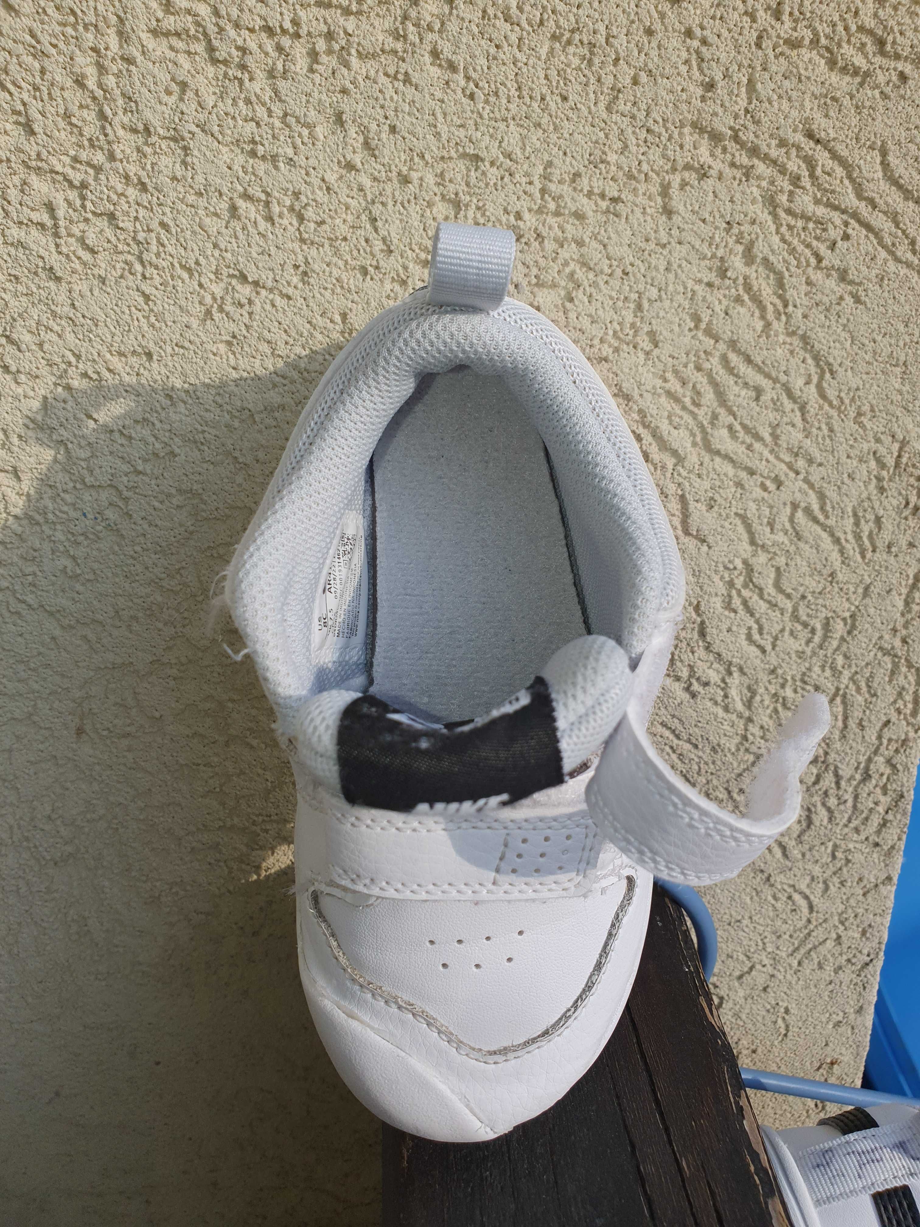 Nike - Pantofi din piele cu velcro Pico 5, Alb, 25 EU