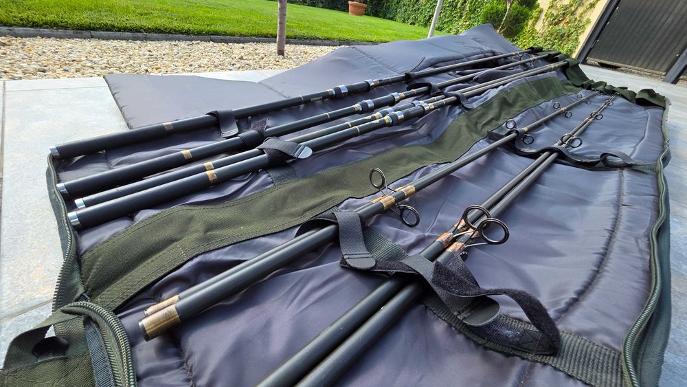 Husă Lansete Pescuit Carp Academy + Cadou o Butelie mică cu arzător!