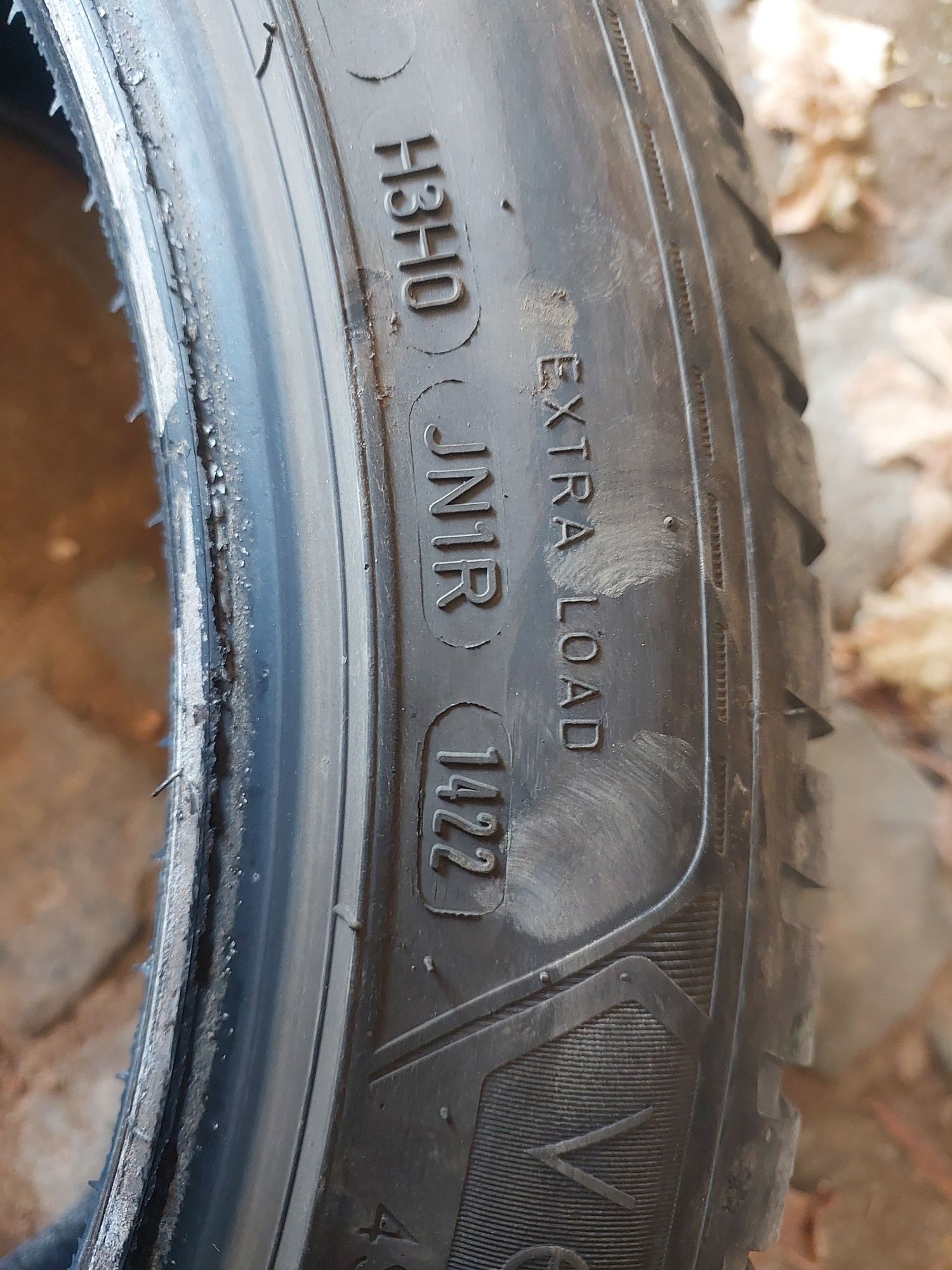 Goodyear 235 45 18 3бр всесез. Bridgestone 225 50 18 2бр зимни