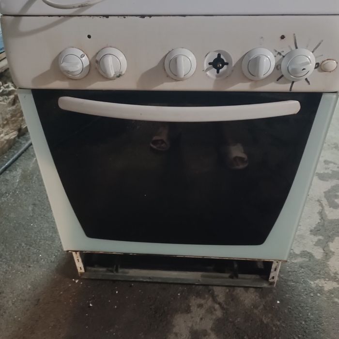 Продам электро газовую плиту
