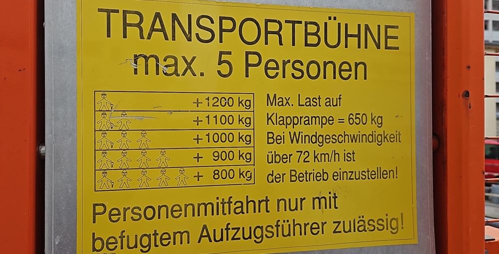 Lift de marfă fațadă