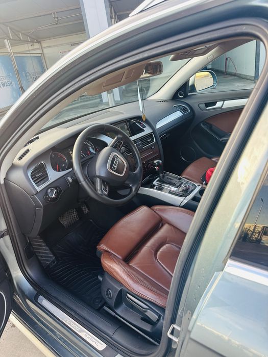 Vand Audi A4 Allroad Quattro automat 2011 proprietar/unele schimburi