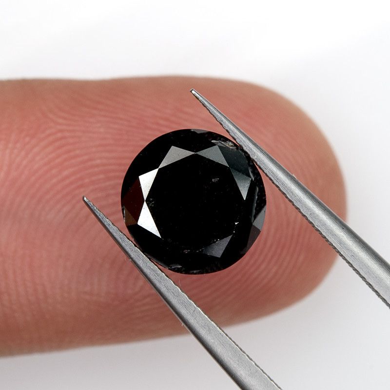 Diamant natural negru 2.8 ct
