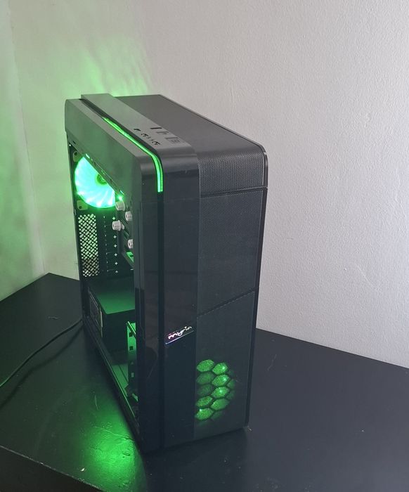 Sitem PC + Monitor Lenovo(Le vand și separat)