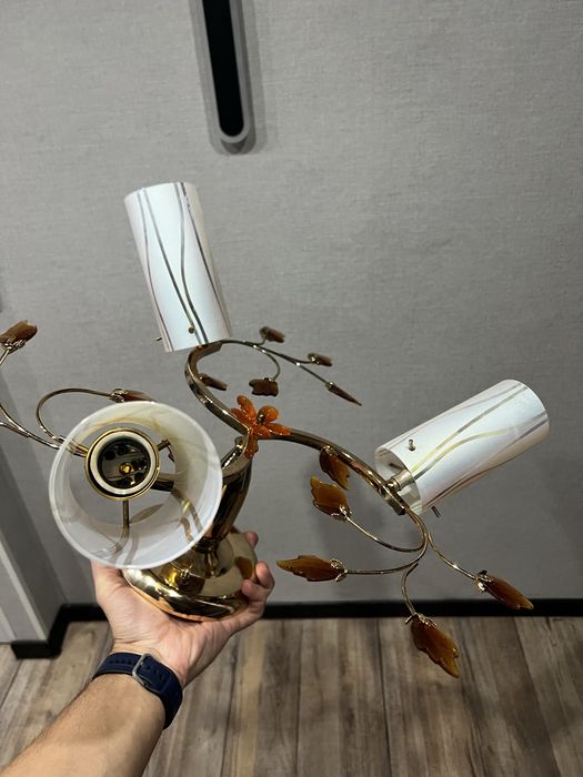 Продам люстру в зал, спальню