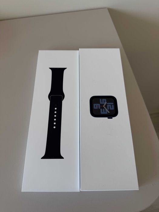 Нов оригинален часовник Apple Watch SE 2 44mm GPS Midnight Sports Band