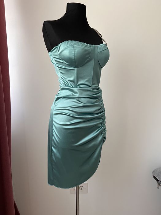 Vand rochii de ocazie xs ori s