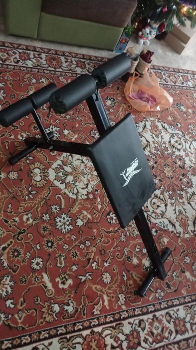 Домашний тренажёр для пресса и спины.