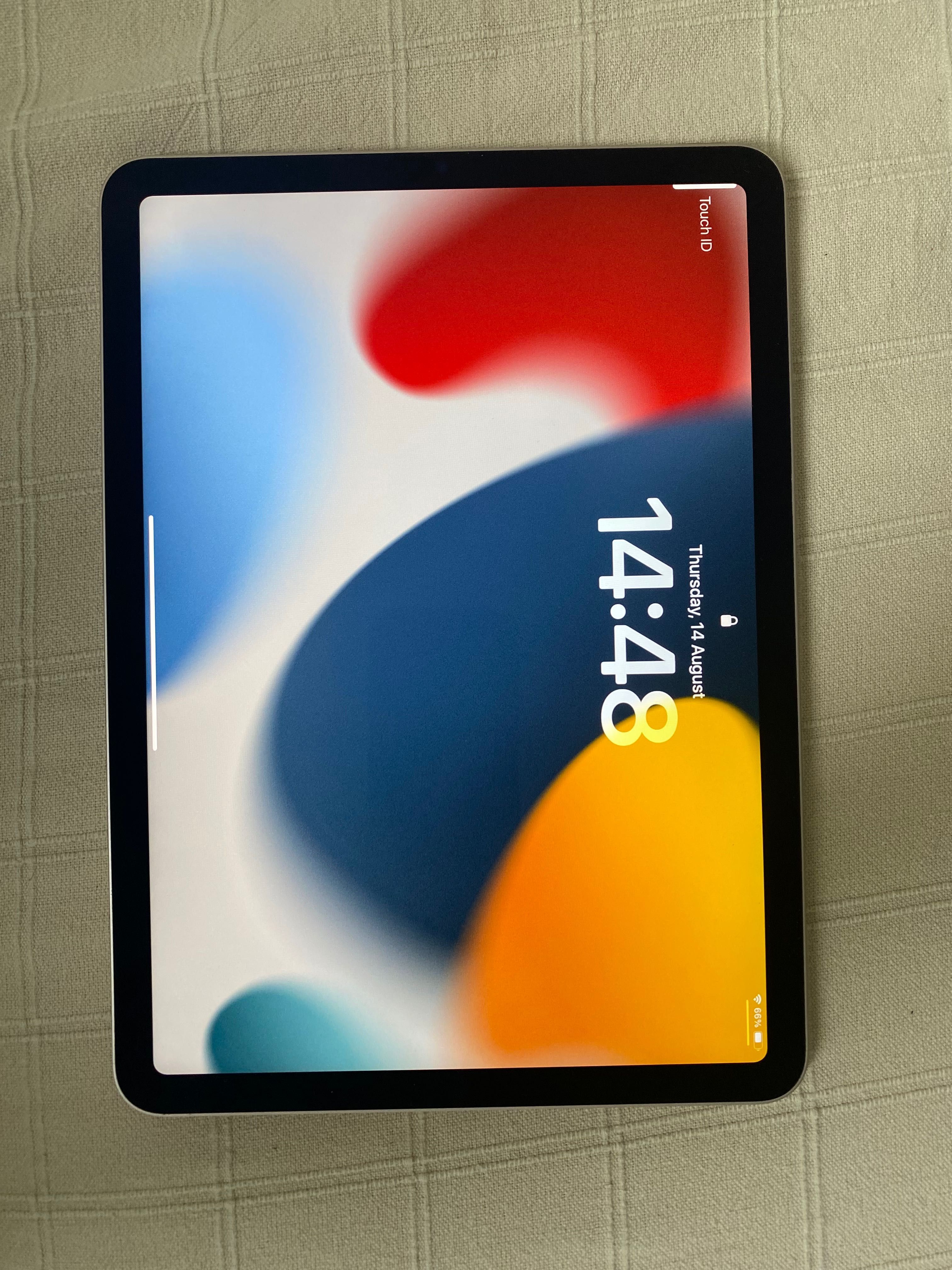 iPad Air 5 th Gen 64 GB MM9D3FD/A