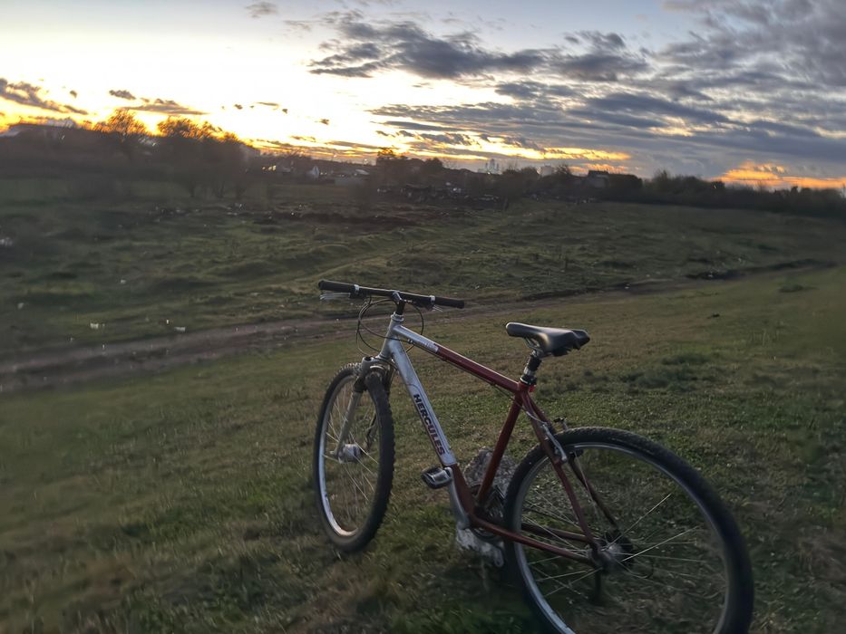 Vând sau dau la schimb cu alta bicicleta