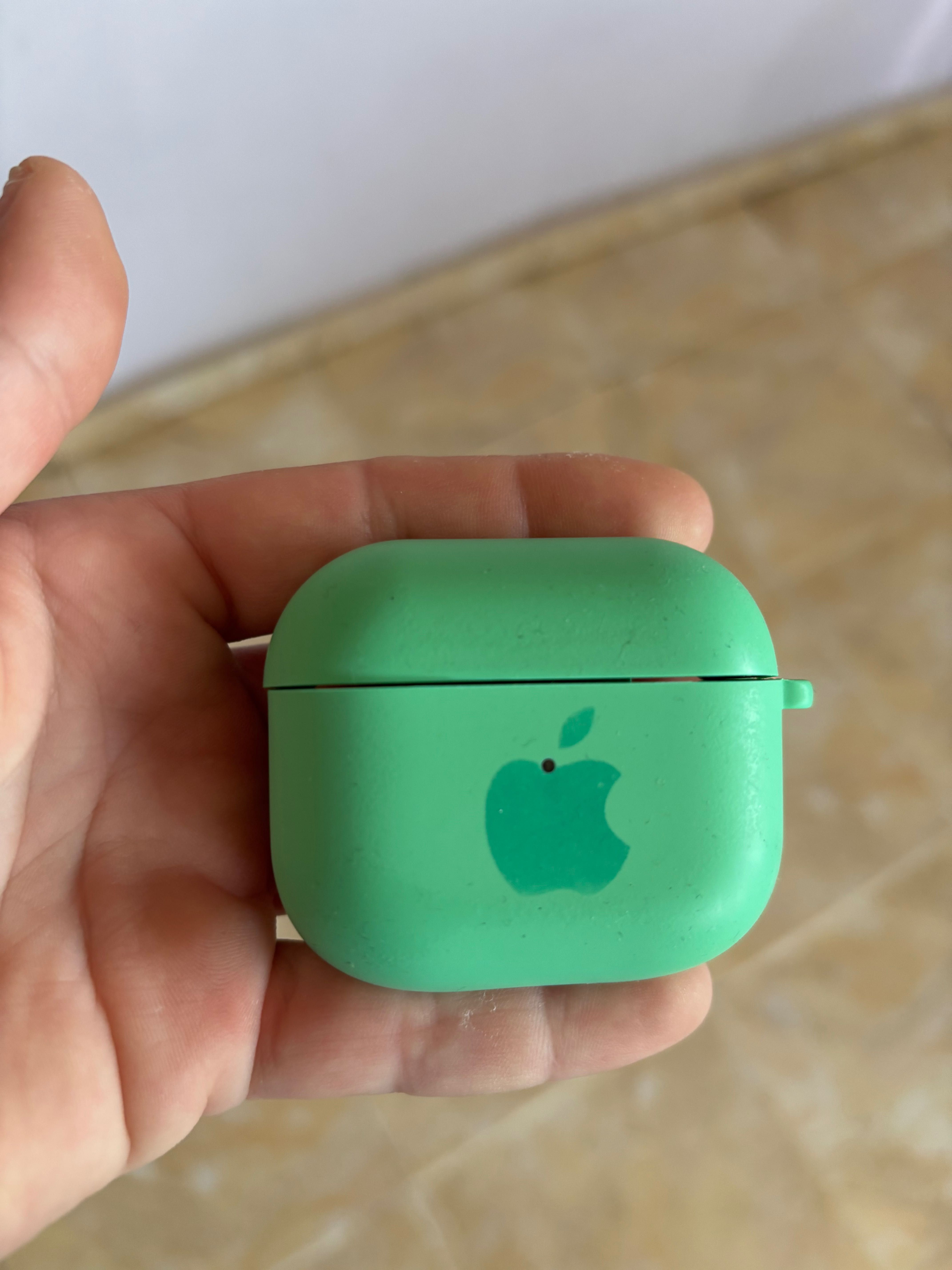 Apple AirPods 3.