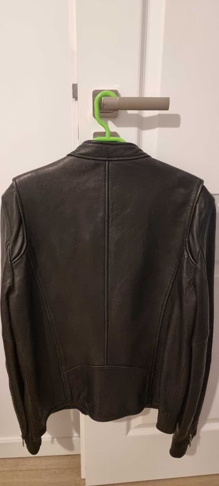 Vând geaca din piele Superdry