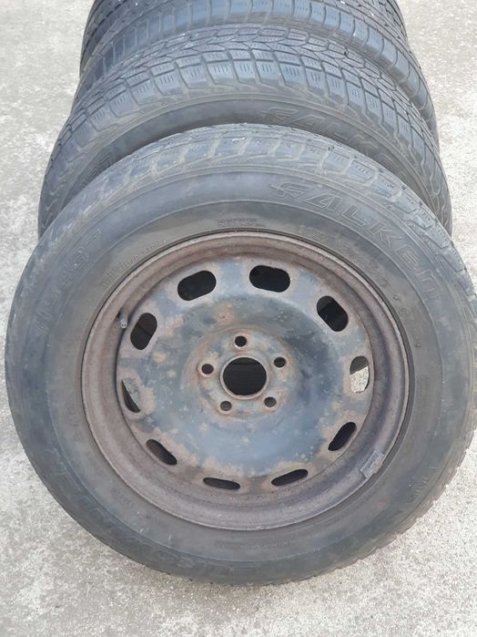 Vand cauciucuri cu tot cu jante M+S 195/65 r15