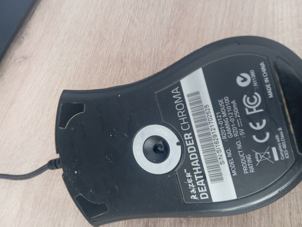 Продавам мишка Razer