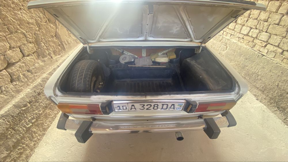 Jiguli 06 srochni sotiladi