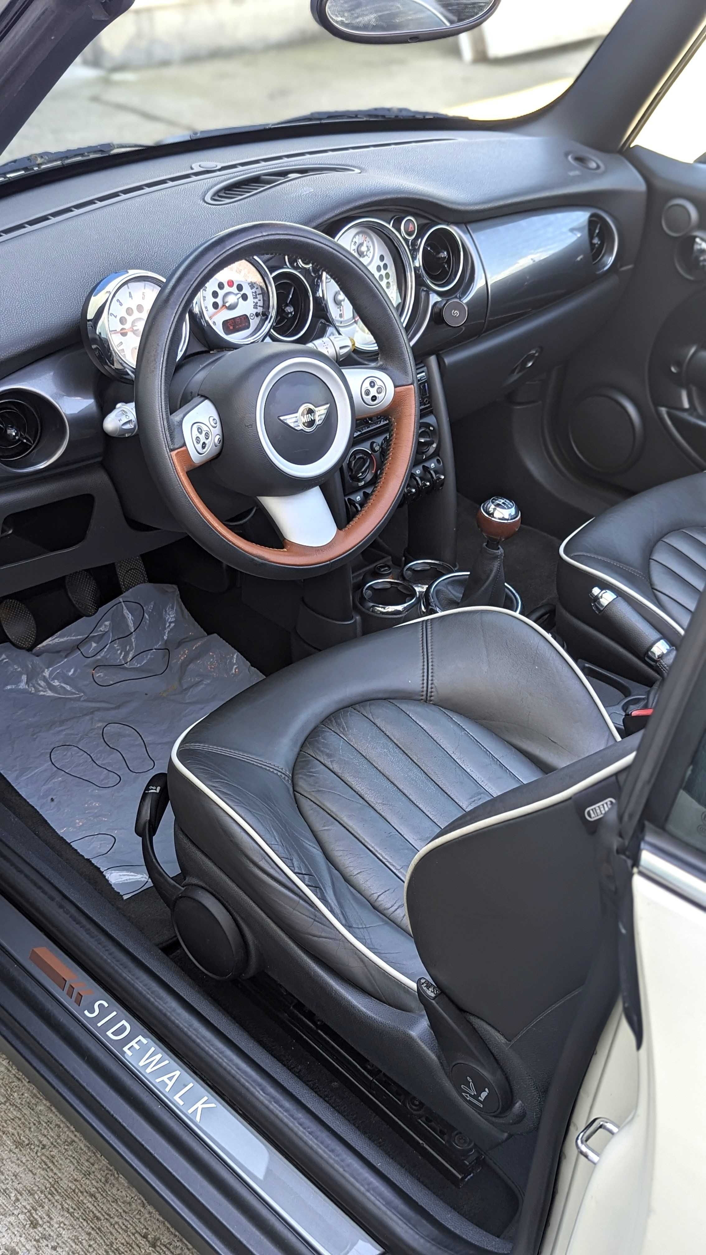 Mini Cooper Cabrio Sidewalk Edition