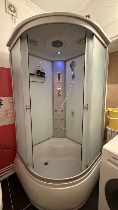 Продам душевую кабину 82000