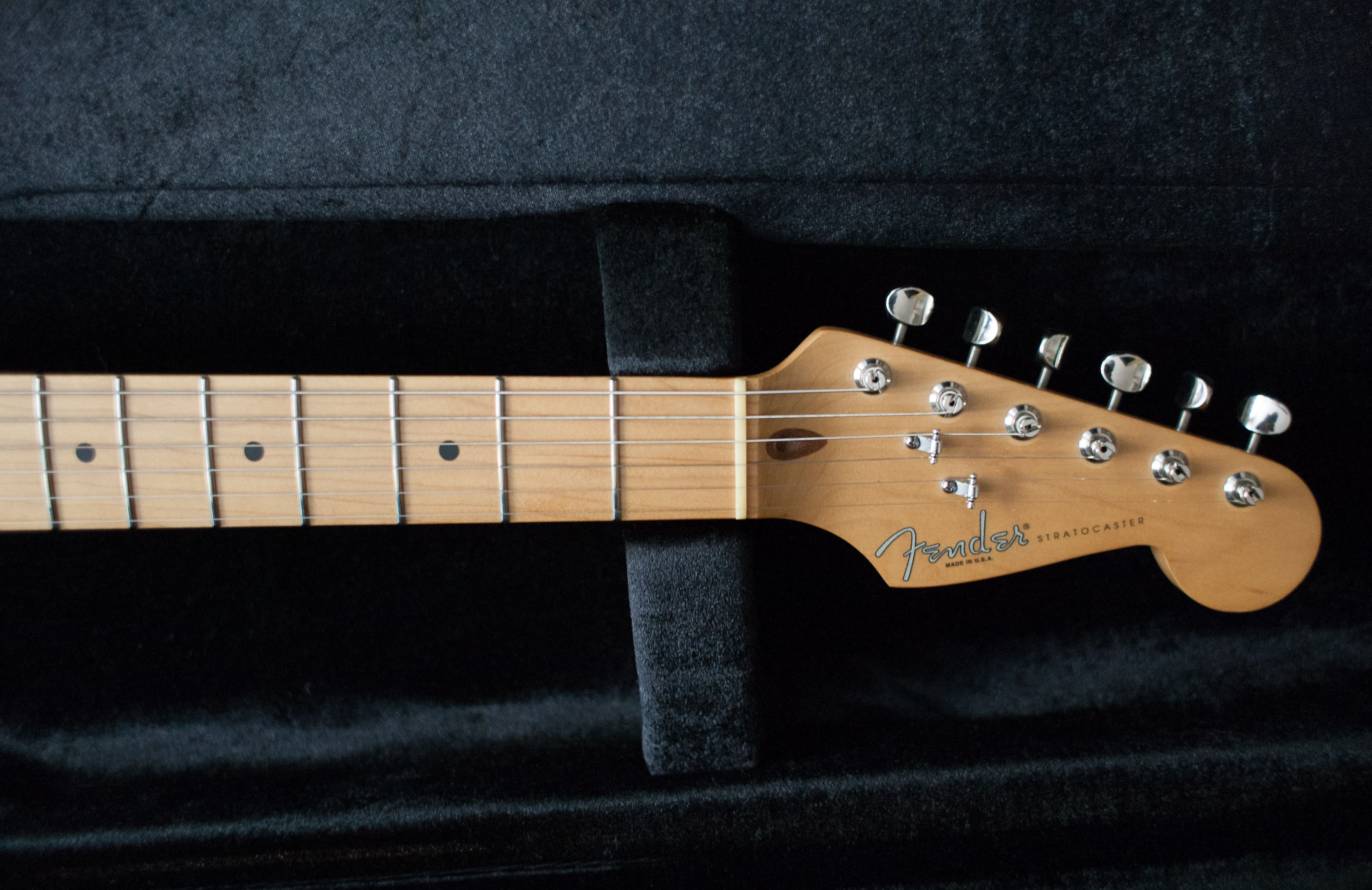 Fender Stratocaster - made in USA - upgraded - stare impecabilă