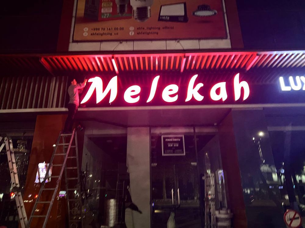 Reklama xizmati bukva baner orakal arzon sifatli kafolatga ega