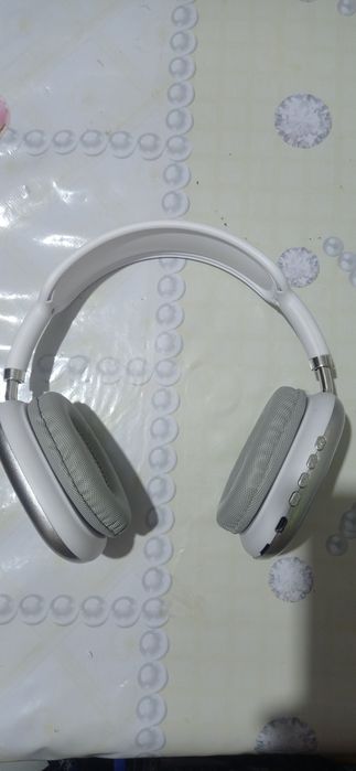 Продам наушники Bluetooth and aux