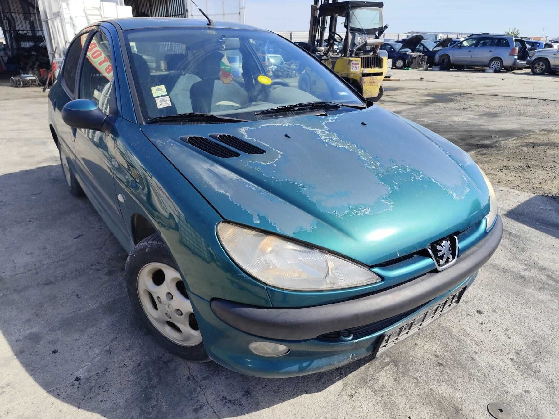 Peugeot 206 -  1.6 - 88к.с - 2000г. на части