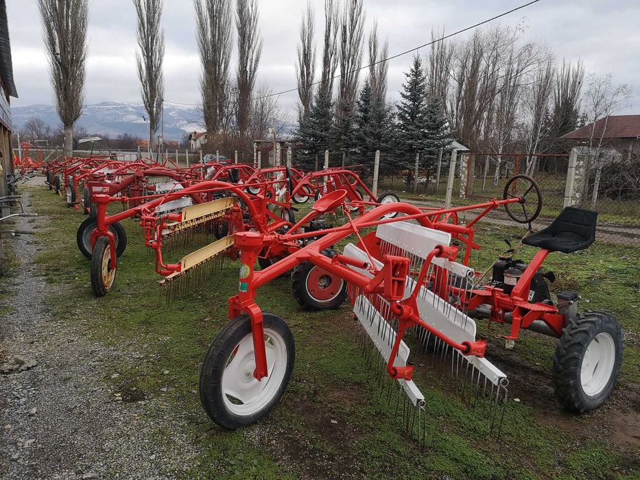 Продавам теглещи и моторни сеносъбирачи обръщачи