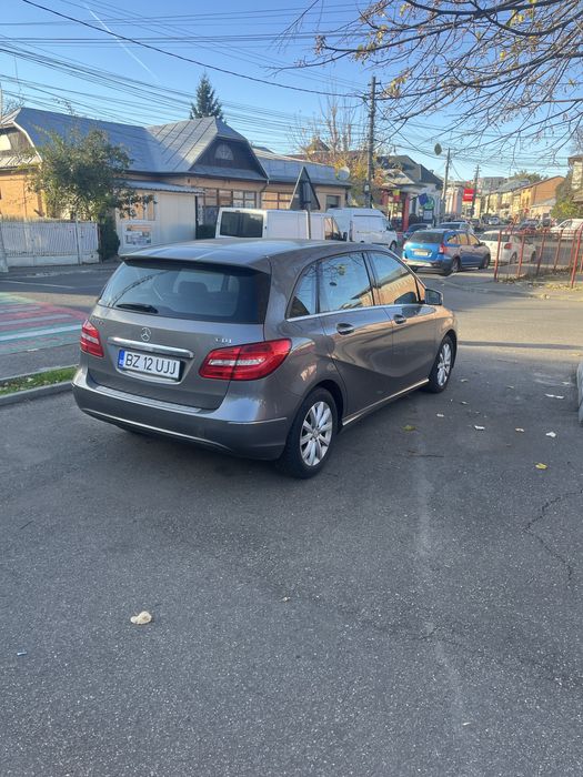 Mercedes-benz b200